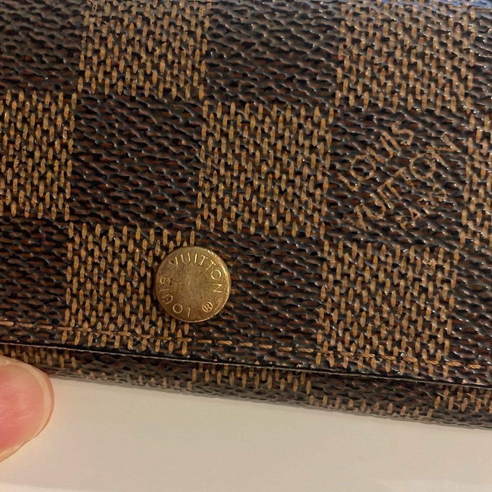 LOUIS VUITTON Damier Ebene Key Holder - Picture 13 of 13